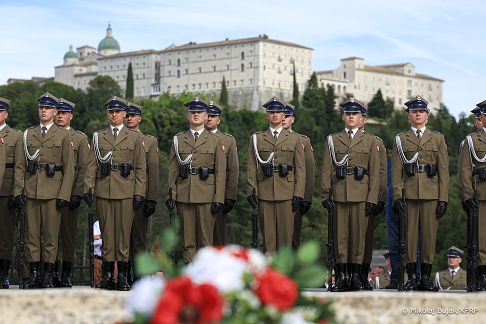 29_Karol_Nawrocki_Polski_Cmentarz_Wojenny_Monte _Cassino_20260518_MWB22966.jpg