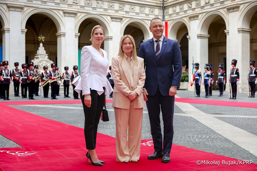 022_Para Prezydencka_Wizyta we Włoszech_Sotkanie z Premier Włoch Giorgią Meloni_18-05-2026_021__Para Prezydencka_Wizyta we Włoszech_Sotkanie z Premier Włoch Giorgią Meloni_18-05-2026_MWB17879.jpg.JPG.JPG