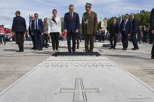 17_Karol_Nawrocki_Polski_Cmentarz_Wojenny_Monte _Cassino_20260518_MWB19875.jpg