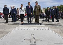 17_Karol_Nawrocki_Polski_Cmentarz_Wojenny_Monte _Cassino_20260518_MWB19875.jpg