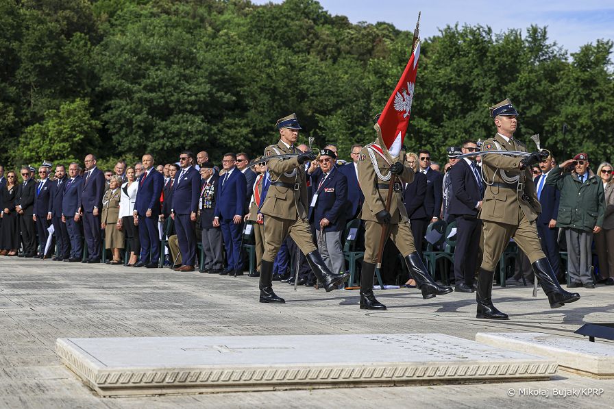 21_Karol_Nawrocki_Polski_Cmentarz_Wojenny_Monte _Cassino_20260518_MWB22832.jpg