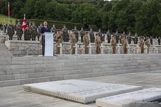 33_Karol_Nawrocki_Polski_Cmentarz_Wojenny_Monte _Cassino_20260518_MWB10213.jpg