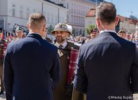 011_Udział Pary Prezydenckiej w uroczystościach z okazji Dnia Flagi RP oraz Dnia Polonii i Polaków za Granicą_02-05-2026_MWB21599.jpg.JPG