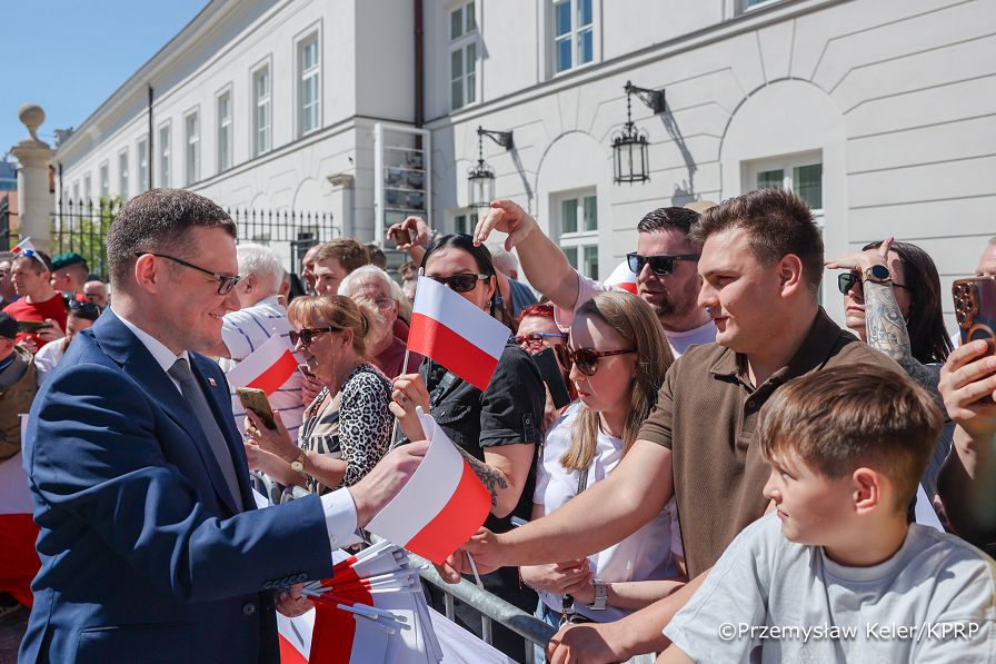 043_Udział Pary Prezydenckiej w uroczystościach z okazji Dnia Flagi RP oraz Dnia Polonii i Polaków za Granicą_02-05-2026_PK1_3090.jpg.JPG