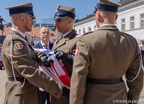 007_C_Udział Pary Prezydenckiej w uroczystościach z okazji Dnia Flagi RP oraz Dnia Polonii i Polaków za Granicą_02-05-2026_MWB19215.jpg.JPG