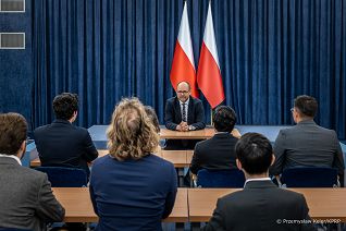 003_Minister_Marcin_Przydacz_spotkanie_StudenciInstytutu_Nauk_Politycznych_Paryz_Sience_Po_Dijon_20260525_PK1_1448.jpg