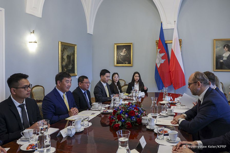05_Marcin_Przydacz_Suoa_Yara_przedstawiciel_Zgromadzenie_Narodowe_Krolestwo_Kambodzy_20260526_PK1_2134.jpg