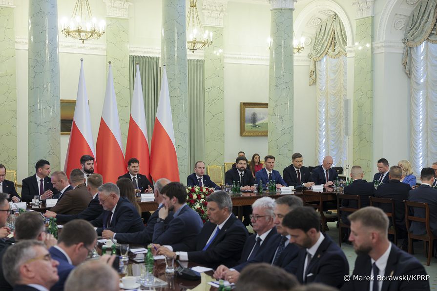 01_Adam_Andruszkiewicz_Rada_ds_Samorzadu_20260526_MB1_5069.jpg