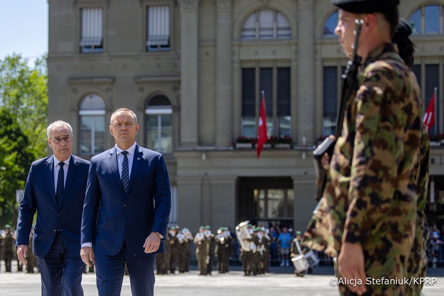 002_A_Para Prezydencka_Wizyta w Szwajcarii_Ceremonia powitania oficjalnego_Przydent Szwajcarii Guy Parmelin_27-05-2026_340A7586.jpg.JPG