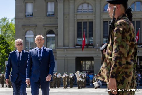 002_A_Para Prezydencka_Wizyta w Szwajcarii_Ceremonia powitania oficjalnego_Przydent Szwajcarii Guy Parmelin_27-05-2026_340A7586.jpg.JPG
