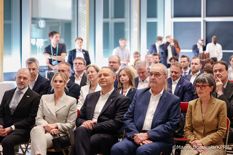 007_Para Prezydencka_Wizyta na Politechnice Federalnej w Lozanie_28-05-2026_MB2_5276.jpg.JPG