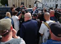 001_Prezydent Karol Nawrocki_Spacer przed Pałacem Prezydenckim_29-05-2026_MWB17805.jpg.jpg