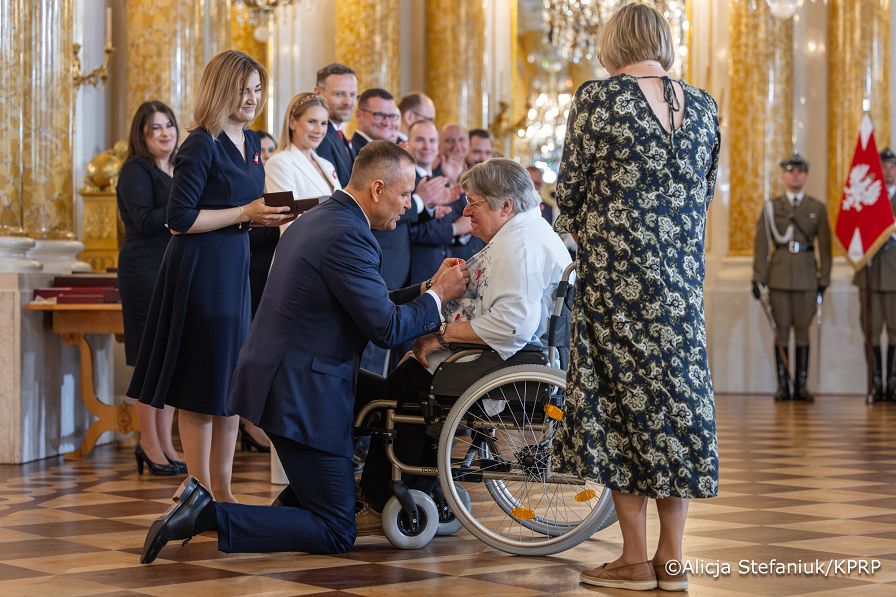 005_Prezydent Karol Nawrocki_Piewsza Dama Marta Nawrocka_Uroczystość wręczenia odznacze państwowych_03-05-2026_340A9049.jpg.JPG