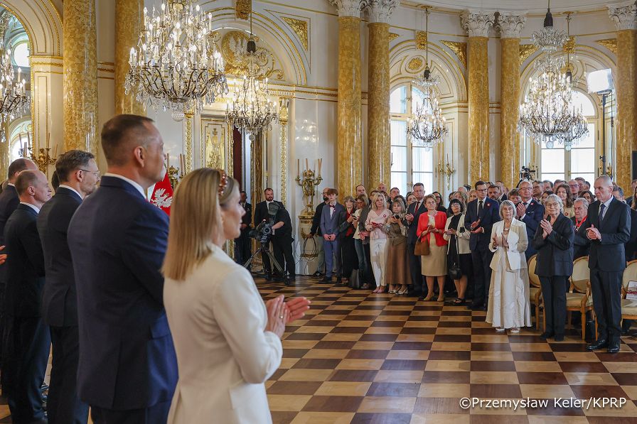 003_Prezydent Karol Nawrocki_Piewsza Dama Marta Nawrocka_Uroczystość wręczenia odznacze państwowych_03-05-2026_PK1_3783.jpg.JPG