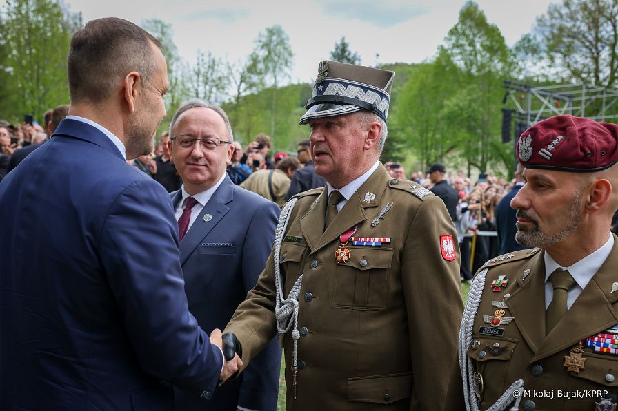 001_Prezydent_Karol_Nawrocki_Msza_sw_polowa_w_intencji_zamordowanych_zolnierzy_NSZ_20260507_MWB16449.jpg