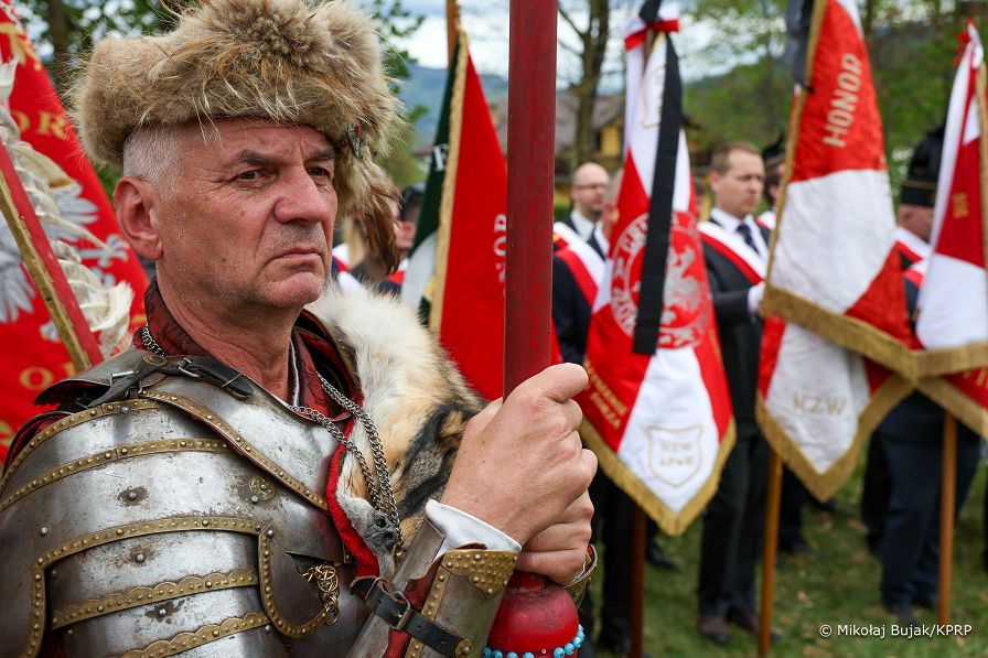008_Prezydent_Karol_Nawrocki_Msza_sw_polowa_w_intencji_zamordowanych_zolnierzy_NSZ_20260507_MWB16526.jpg