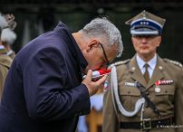 025_Prezydent_Karol_Nawrocki_Msza_sw_polowa_w_intencji_zamordowanych_zolnierzy_NSZ_20260507_MWB29601.jpg