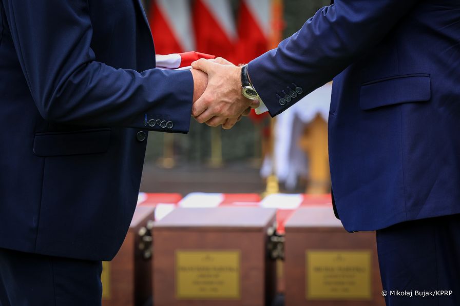 028_Prezydent_Karol_Nawrocki_Msza_sw_polowa_w_intencji_zamordowanych_zolnierzy_NSZ_20260507_MWB29783.jpg