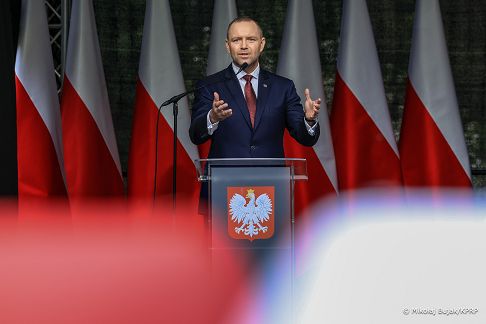 020_Prezydent_Karol_Nawrocki_Msza_sw_polowa_w_intencji_zamordowanych_zolnierzy_NSZ_20260507_MWB28930.jpg