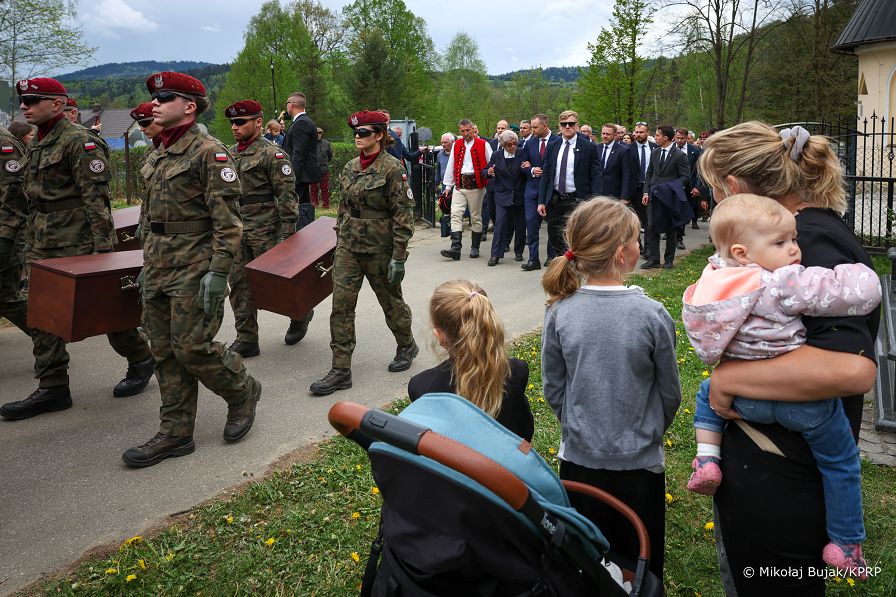 035_Prezydent_Karol_Nawrocki_Msza_sw_polowa_w_intencji_zamordowanych_zolnierzy_NSZ_20260507_MWB17138.jpg