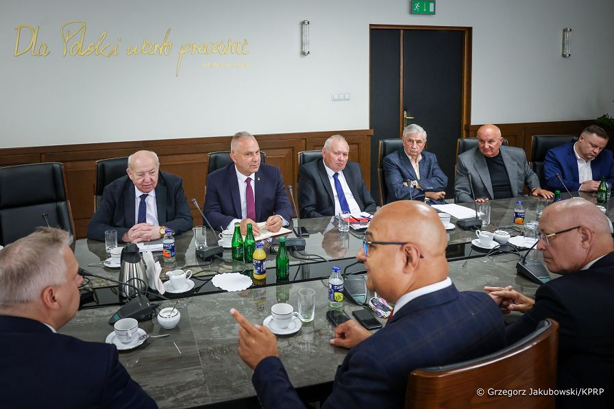 002_Minister_Karol_Rabenda_Doradca_Alvin_Gajadhur_spotkanie_20260611_GJB_6253.jpg