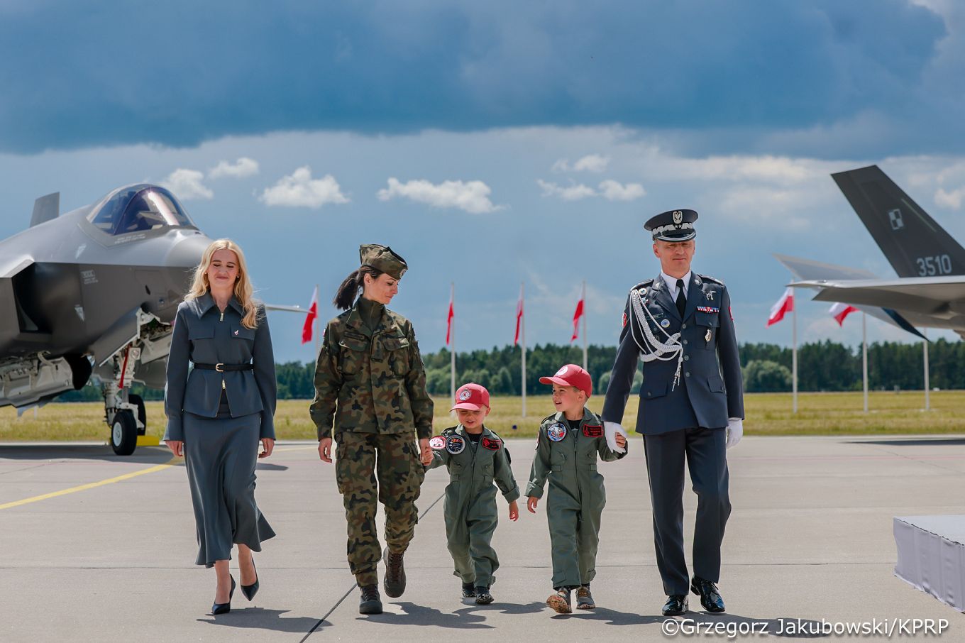 002_A_Prezydent Karol Nawrocki_Ceremonia oficjalnego przyj.ęcia samolotów F-35 do Sił Zbrojnych RP_12-06-2026_1S7A6382.jpg.JPG