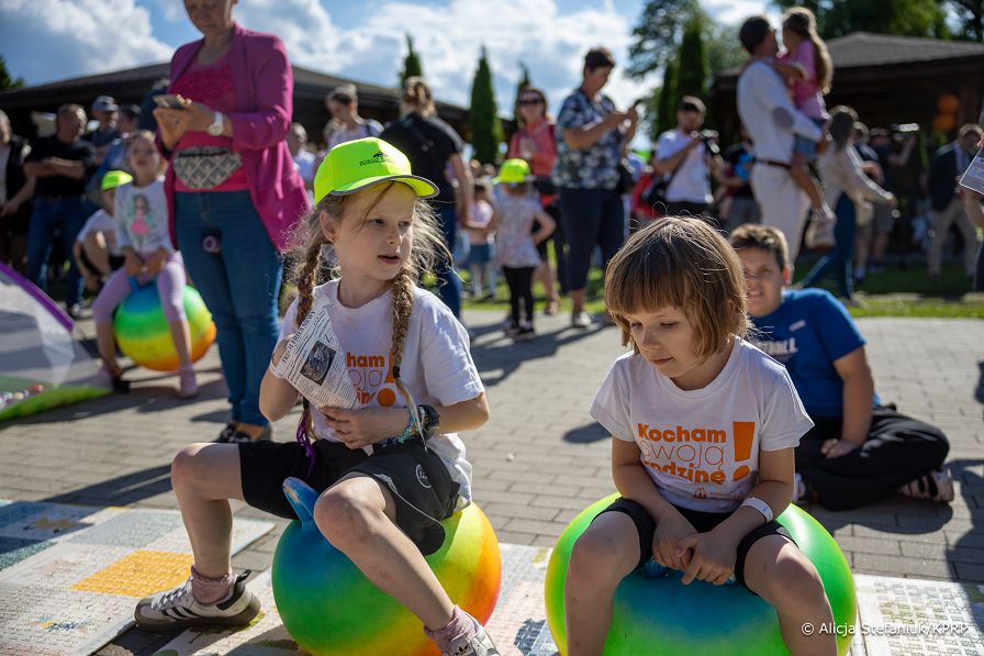 018_Prezydentowa_Marta_Nawrocka_XIV_Ogolnopolski_Zjazd_Duzych_Rodzin_20260612_7C6A7887.jpg