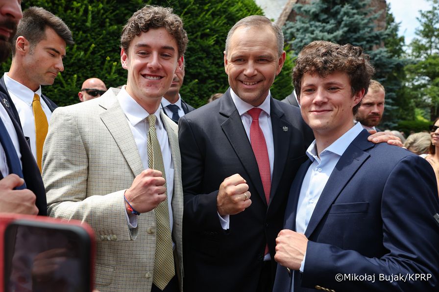 012_Prezydent Karol Nawrocki_Spotkanie Prezydenta RP z parafianami po Mszy Św. w Kościele pw. Matki Boskiej Królowej Polski i św. Maksymiliana Kolbe_14-06-2026_MWB14431.jpg.JPG
