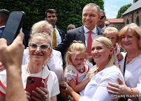 014_Prezydent Karol Nawrocki_Spotkanie Prezydenta RP z parafianami po Mszy Św. w Kościele pw. Matki Boskiej Królowej Polski i św. Maksymiliana Kolbe_14-06-2026_MWB14535.jpg.JPG