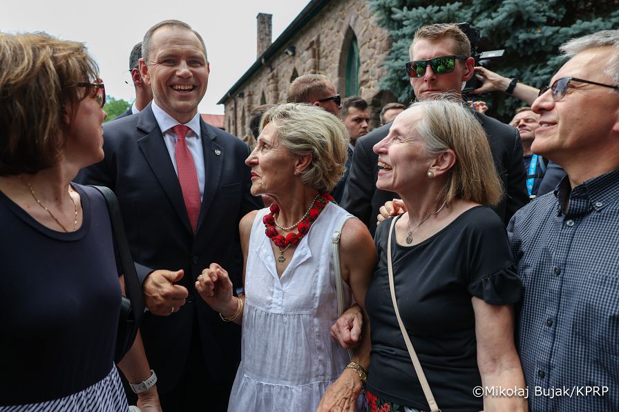 018_Prezydent Karol Nawrocki_Spotkanie Prezydenta RP z parafianami po Mszy Św. w Kościele pw. Matki Boskiej Królowej Polski i św. Maksymiliana Kolbe_14-06-2026_MWB14669.jpg.JPG