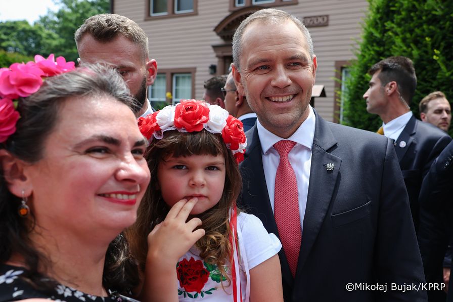 013_Prezydent Karol Nawrocki_Spotkanie Prezydenta RP z parafianami po Mszy Św. w Kościele pw. Matki Boskiej Królowej Polski i św. Maksymiliana Kolbe_14-06-2026_MWB14468.jpg.JPG