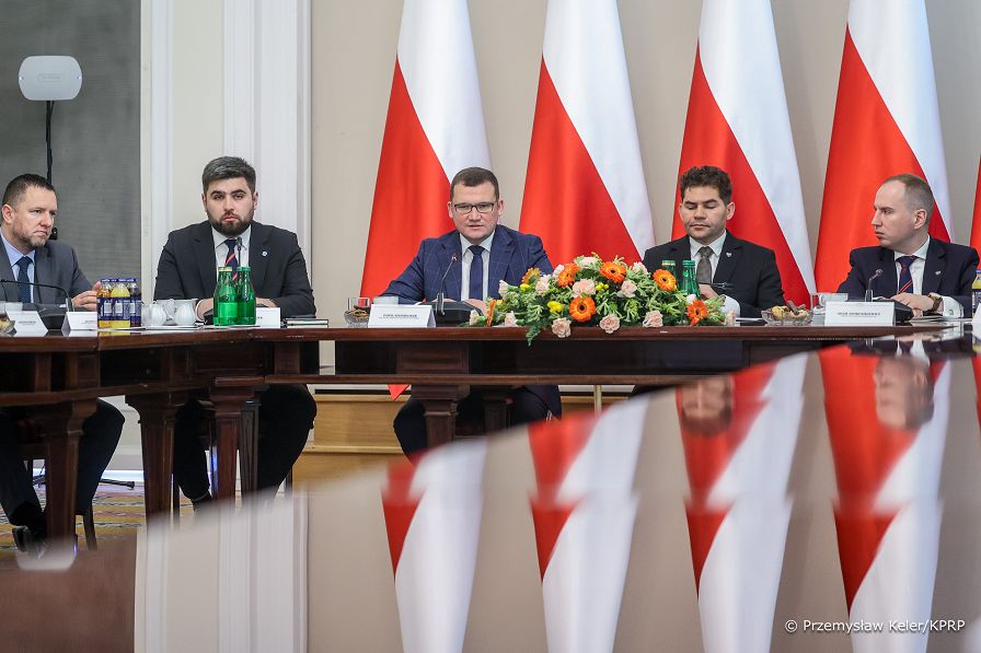 008_Minister_Pawel_Szefernaker_i_Adam_Andruszkiewicz_spotkanie_Korporacje_Samorzadowe_Belweder_20260616_PK2_8700.jpg