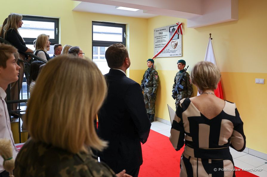 001_Minister_Mateusz_Kotecki_tablica_odsloniecie_Serce_dla_Inki_20260616_PK1_9187.jpg