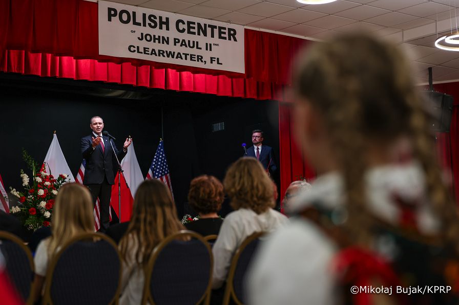 018_D_Prezydent Karol Nawrocki_Clearwater_Spotkanie z Polonią w centrum Jana Pawła II_17-06-2026_MWB25867.jpg.JPG