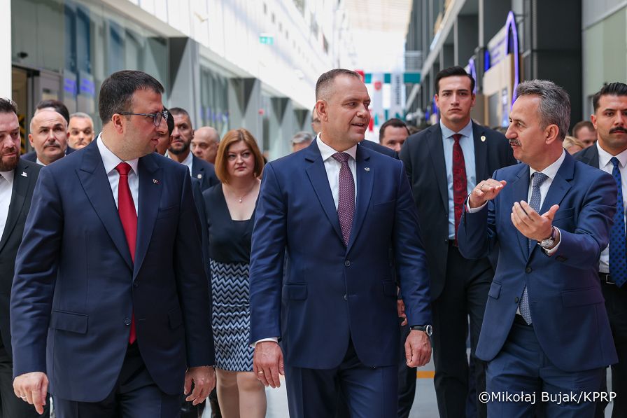 024_Prezydent Karol Nawrocki_Wizyta w firmie zbrojeniowej Aselsan_23-06-2026_MWB12786.jpg.JPG