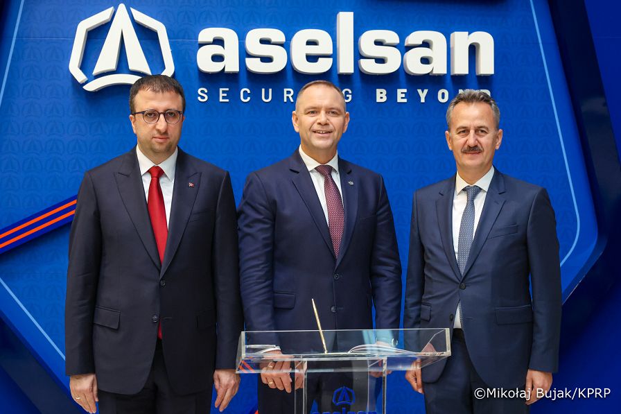 015_Prezydent Karol Nawrocki_Wizyta w firmie zbrojeniowej Aselsan_23-06-2026_MWB12395.jpg.JPG