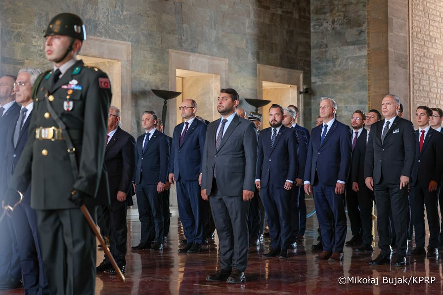 009_Prezydent Karol Nawrocki_Wizyta w Mauzoleum Ataturka_23-06-2026_MWB29293.jpg.JPG