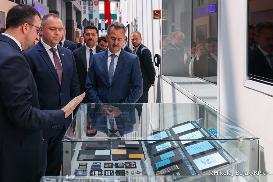 023_Prezydent Karol Nawrocki_Wizyta w firmie zbrojeniowej Aselsan_23-06-2026_MWB12651.jpg.JPG