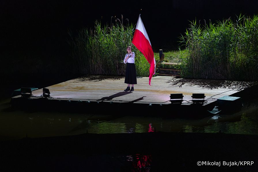 050_Prezydent Karol Nawrocki_70 rocznica Poznańskiego Czerwca_Widowisko plenerowe_28-06-2026_MWB26211.jpg.JPG