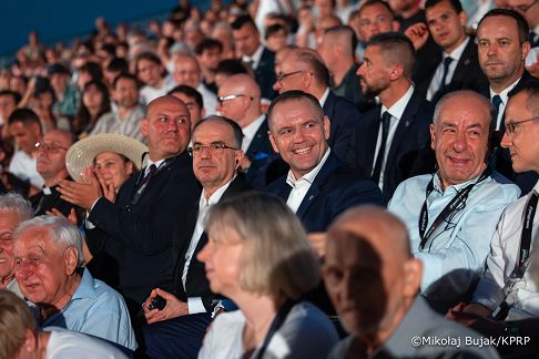 046_Prezydent Karol Nawrocki_70 rocznica Poznańskiego Czerwca_Widowisko plenerowe_28-06-2026_MWB25448.jpg.JPG