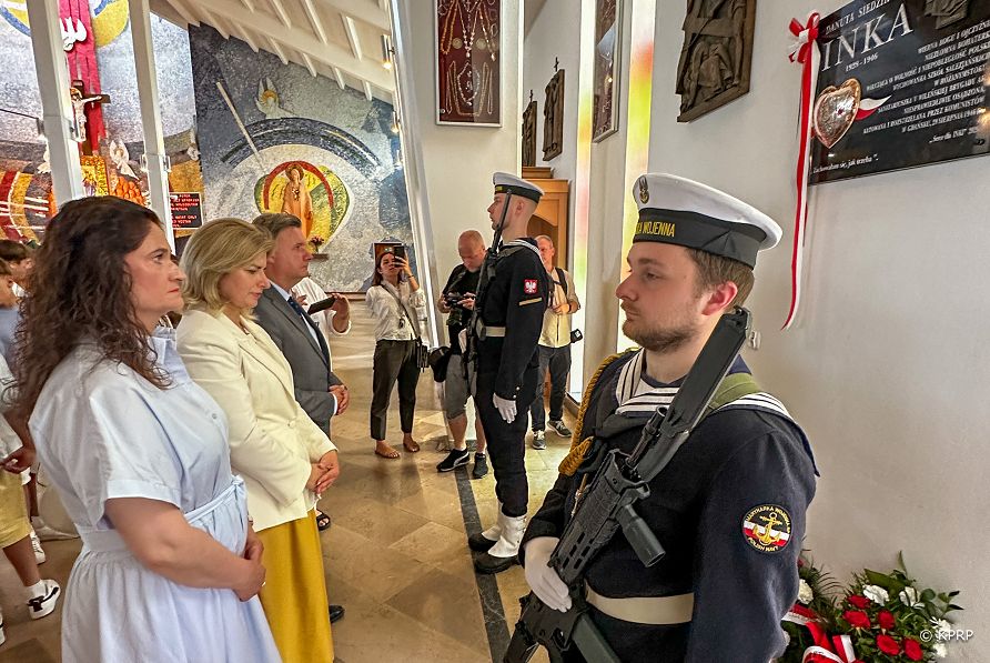 001_Minister_Agnieszka_Jedrzak_odsłoniecie_tablicy_Inka_Rumia_20260628_9R.jpg
