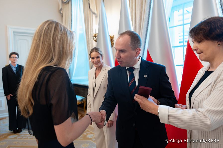 001_Spotkanie Pierwszej Damy z nastolatkami, którzy uratowali mężczyznę w Stawie Barbara w Katowicach_30-06-2026_7C6A4930.jpg.JPG