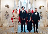 004_Spotkanie Pierwszej Damy z nastolatkami, którzy uratowali mężczyznę w Stawie Barbara w Katowicach_30-06-2026_7C6A5150.jpg.JPG