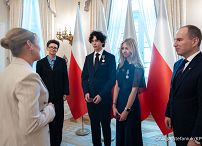 007_Spotkanie Pierwszej Damy z nastolatkami, którzy uratowali mężczyznę w Stawie Barbara w Katowicach_30-06-2026_7C6A5258.jpg.JPG