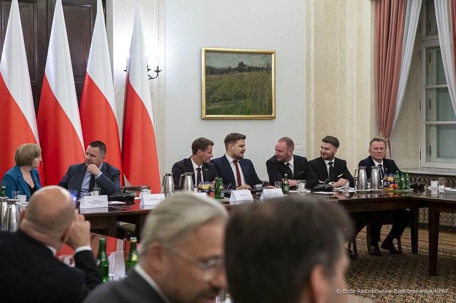 02_Adam_Andruszkiewicz_delegacja_samorzadow _20260710__MA_0777.jpg