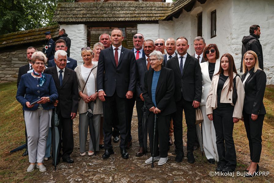 023_Prezydent Karol Nawrocki_Radruż_Narodowy Dzień Pamięci o Polakach - Ofiarach Ludobójstwa dokonanego przez OUN i UPA_11-07-2026_MWB10971.jpg.JPG