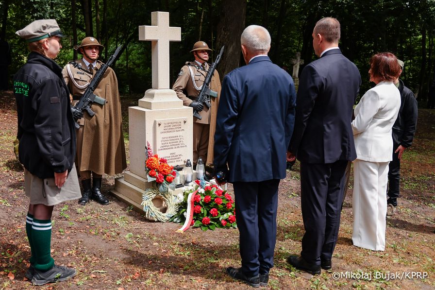 016_Prezydent Karol Nawrocki_Radruż_Narodowy Dzień Pamięci o Polakach - Ofiarach Ludobójstwa dokonanego przez OUN i UPA_11-07-2026_MWB10860.jpg.JPG