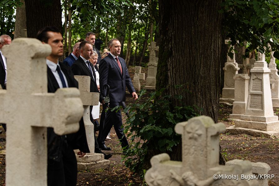 013_Prezydent Karol Nawrocki_Radruż_Narodowy Dzień Pamięci o Polakach - Ofiarach Ludobójstwa dokonanego przez OUN i UPA_11-07-2026_MWB28674_1.jpg.JPG