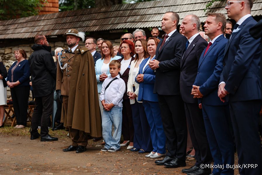 009_Prezydent Karol Nawrocki_Radruż_Narodowy Dzień Pamięci o Polakach - Ofiarach Ludobójstwa dokonanego przez OUN i UPA_11-07-2026_MWB10361.jpg.JPG