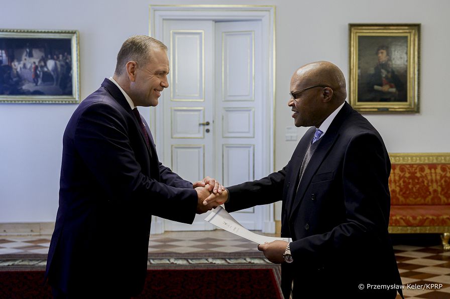 30_Karol_Nawrocki_John_Thomas_Dipowe_Ambasador_Botswany _20260721_PK1_1343.jpg